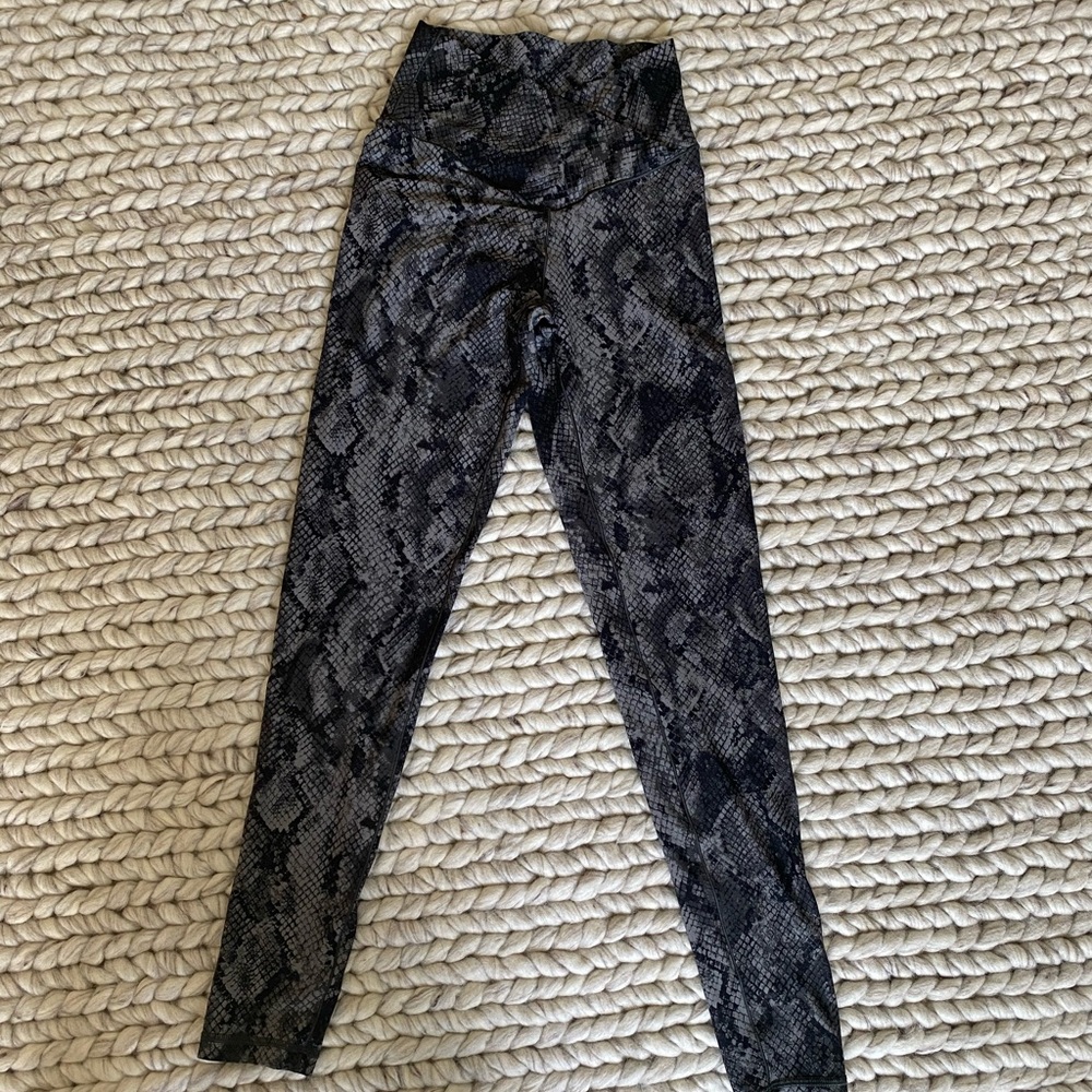 Worn once! Aerie Offline RealMe Crossover Leggings